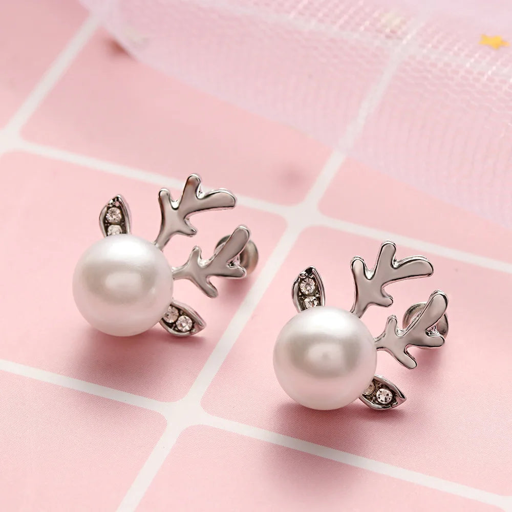 1Pair Women Elegant Xmas Reindeer Ear Stud Fashion Christmas Pearl Deer Earrings Ear Stud Women Girls' Jewelry Hot Sale