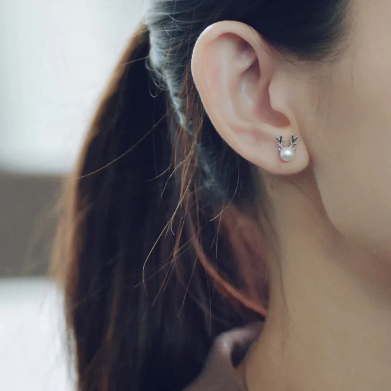 Huitan Christmas Elk Stud Earrings Lady Silver Color Simulated Pearl Ear Nail Accessories Simple Graceful Jewelry for Teen Girls