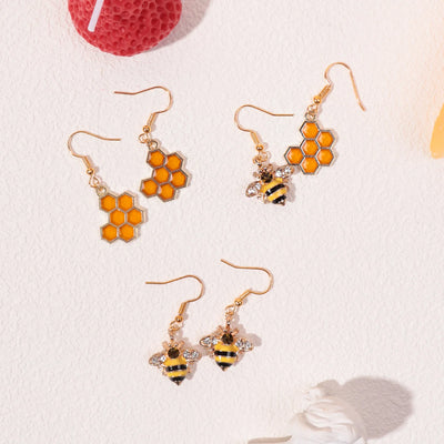 2 Pieces Insect Yellow Bee Earrings Women Simple Fashion Casual Crystal Enamel Honeycomb Pendant Bee Earrings Drop Shipping